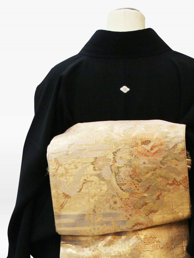 金入り扇柄　梅・鳳凰の黒留袖