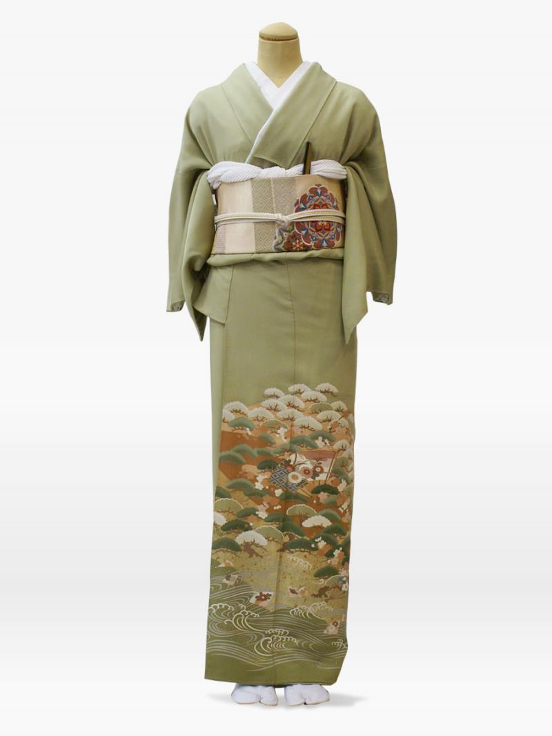 薄抹茶色の松・梅・扇の色留袖