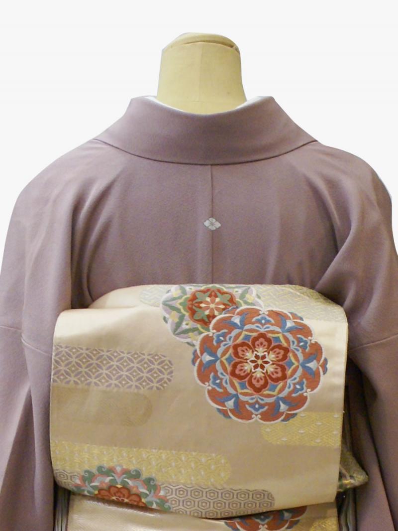 グレー色の扇面絵巻の色留袖