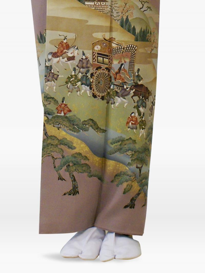 グレー色の源氏車に松の色留袖