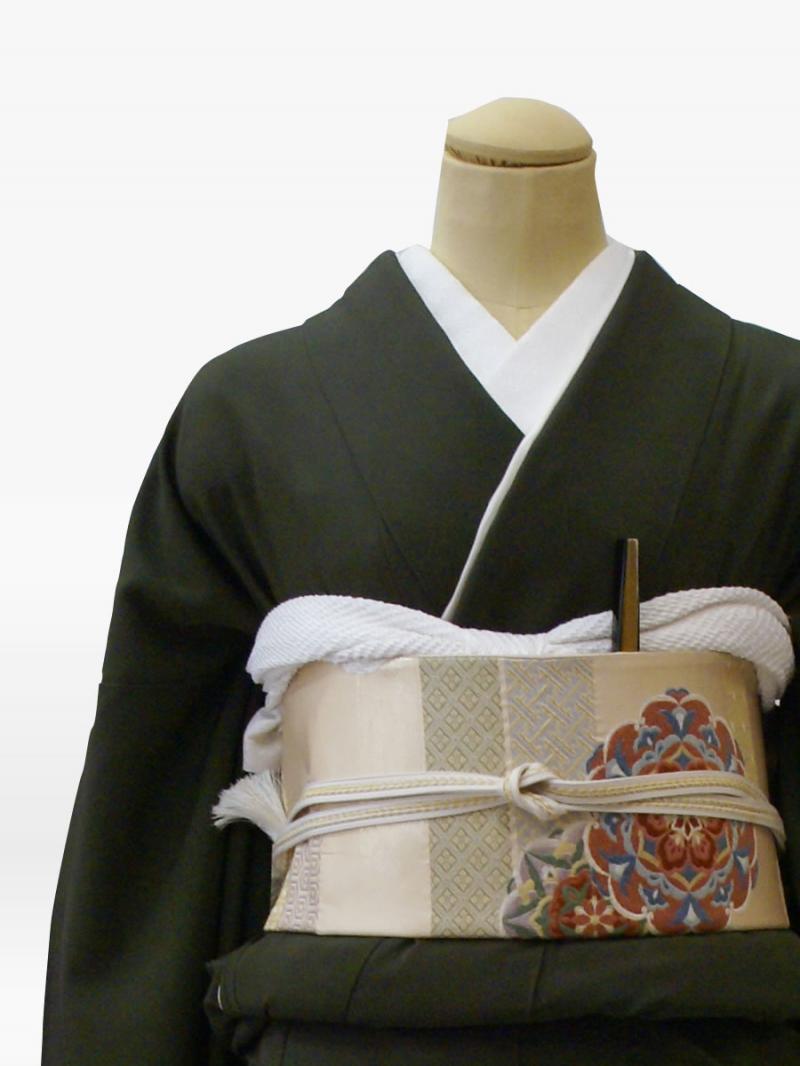   深緑グレー色の波に松林の色留袖