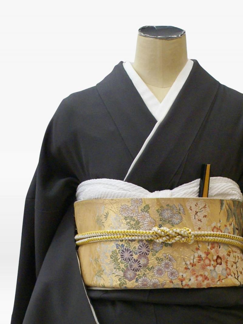 黒緑色の梅に菊・千羽鶴の色留袖