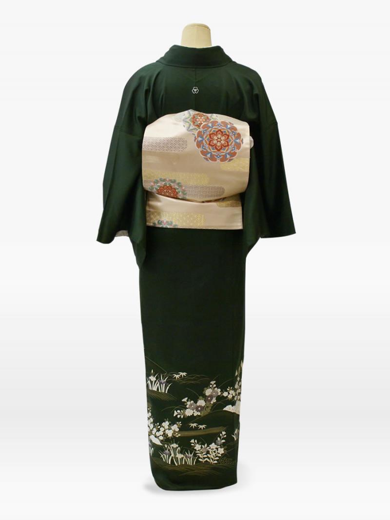 深緑色の自然風景文様の色留袖