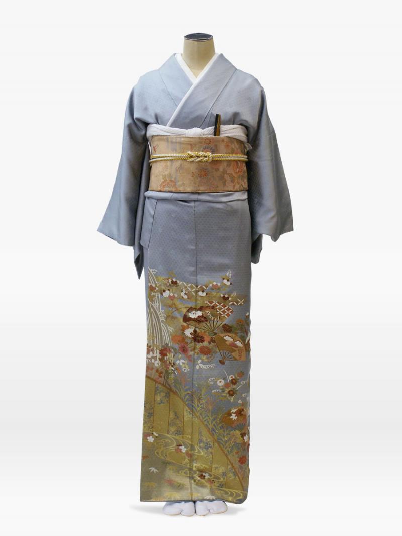 グレー色の菊・扇の色留袖