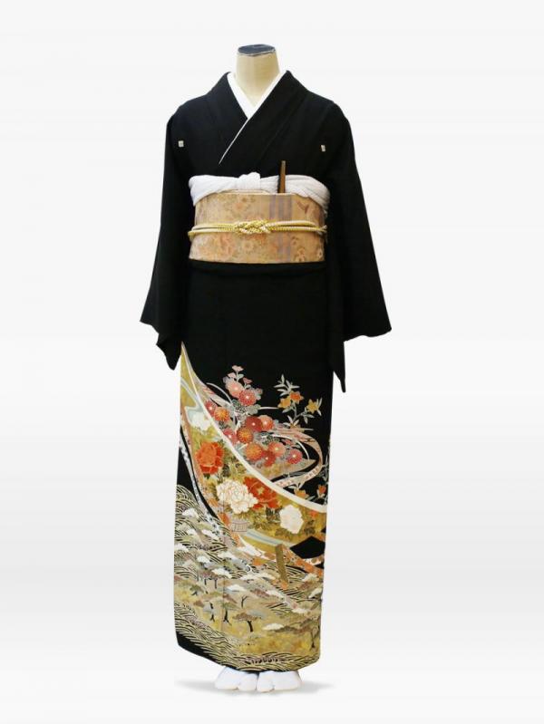 橘柄の黒留袖